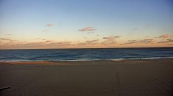 Weather camera view of Plim Plaza Hotel.