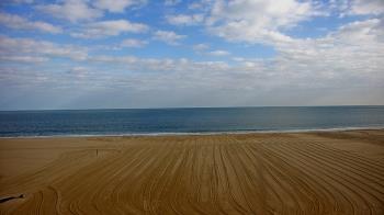 Weather camera view of Plim Plaza Hotel.