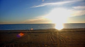 Weather camera view of Plim Plaza Hotel.