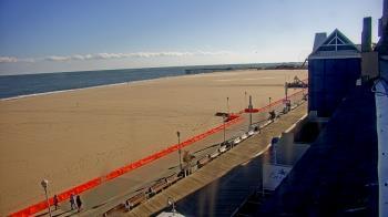 Weather camera view of Plim Plaza Hotel.