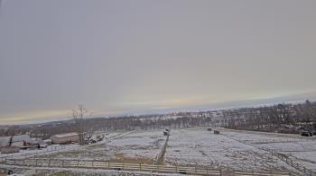 Weather camera view of Orchard Hill.