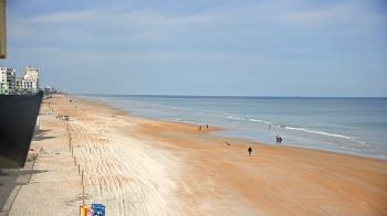 Weather camera view of Cardinal Ormond Lifeguard Station 2.