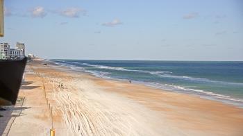 Weather camera view of Cardinal Ormond Lifeguard Station 2.