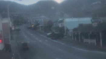 Weather camera view of Overland Hotel.