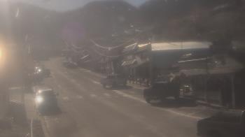 Weather camera view of Overland Hotel.