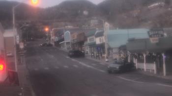 Weather camera view of Overland Hotel.