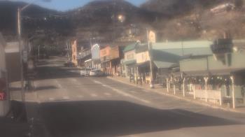 Weather camera view of Overland Hotel.