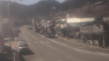 Weather camera view of Overland Hotel.