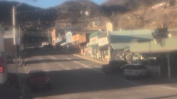 Weather camera view of Overland Hotel.