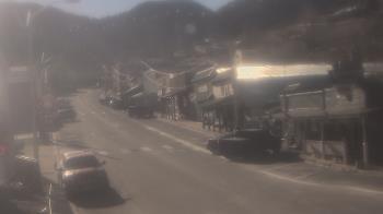 Weather camera view of Overland Hotel.