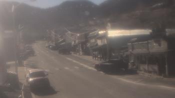 Weather camera view of Overland Hotel.