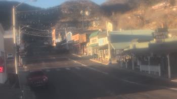 Weather camera view of Overland Hotel.