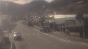 Weather camera view of Overland Hotel.