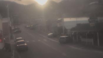 Weather camera view of Overland Hotel.