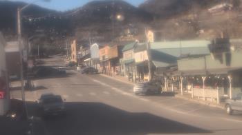 Weather camera view of Overland Hotel.