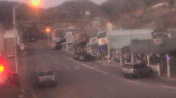 Weather camera view of Overland Hotel.