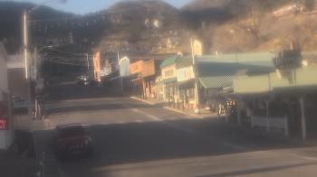 Weather camera view of Overland Hotel.