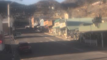 Weather camera view of Overland Hotel.