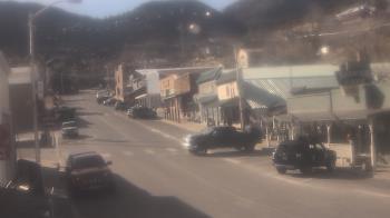 Weather camera view of Overland Hotel.