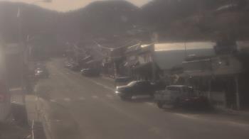 Weather camera view of Overland Hotel.