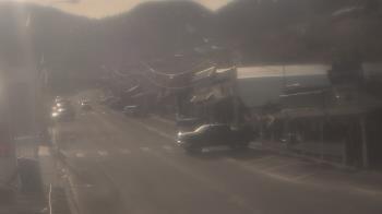 Weather camera view of Overland Hotel.