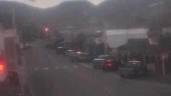 Weather camera view of Overland Hotel.