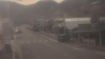 Weather camera view of Overland Hotel.