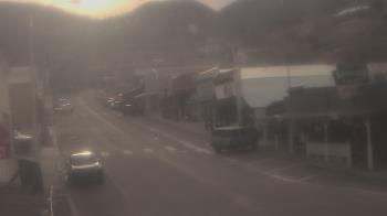 Weather camera view of Overland Hotel.