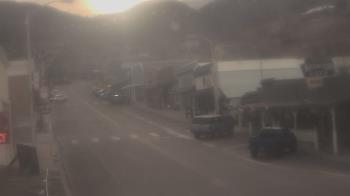 Weather camera view of Overland Hotel.