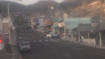 Weather camera view of Overland Hotel.