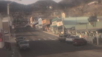 Weather camera view of Overland Hotel.