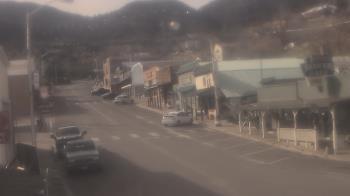 Weather camera view of Overland Hotel.