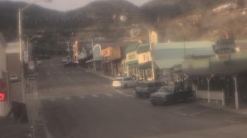 Weather camera view of Overland Hotel.