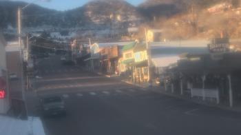Weather camera view of Overland Hotel.