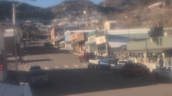 Weather camera view of Overland Hotel.