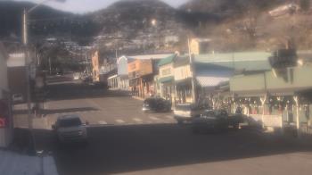 Weather camera view of Overland Hotel.