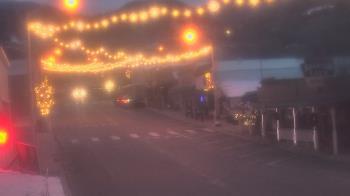 Weather camera view of Overland Hotel.