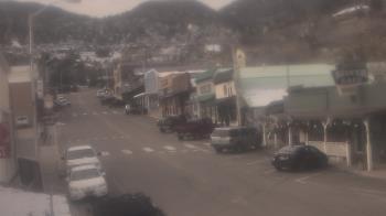 Weather camera view of Overland Hotel.