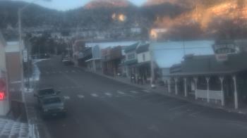 Weather camera view of Overland Hotel.