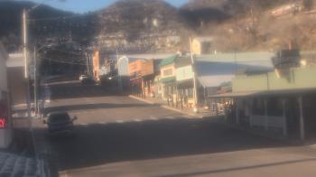 Weather camera view of Overland Hotel.