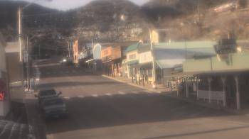 Weather camera view of Overland Hotel.