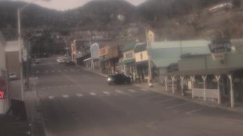 Weather camera view of Overland Hotel.