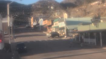 Weather camera view of Overland Hotel.