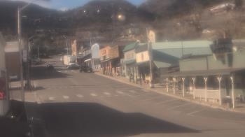 Weather camera view of Overland Hotel.