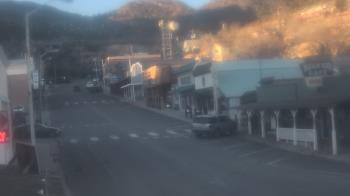 Weather camera view of Overland Hotel.