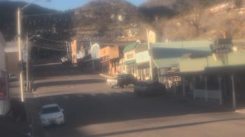 Weather camera view of Overland Hotel.