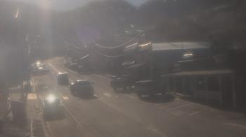 Weather camera view of Overland Hotel.