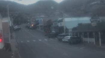 Weather camera view of Overland Hotel.