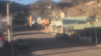 Weather camera view of Overland Hotel.