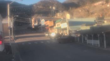 Weather camera view of Overland Hotel.